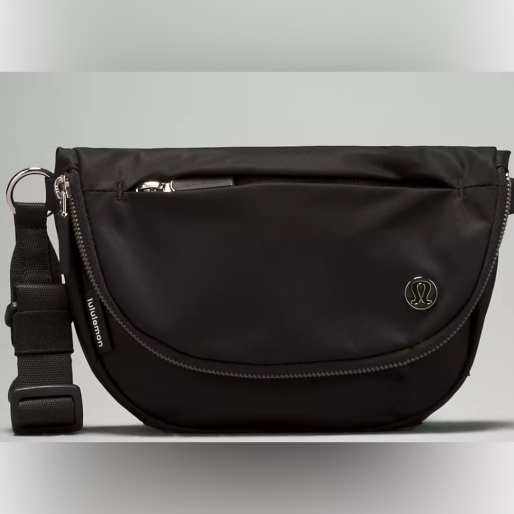 Lululemon 2L Micro Festival Bag